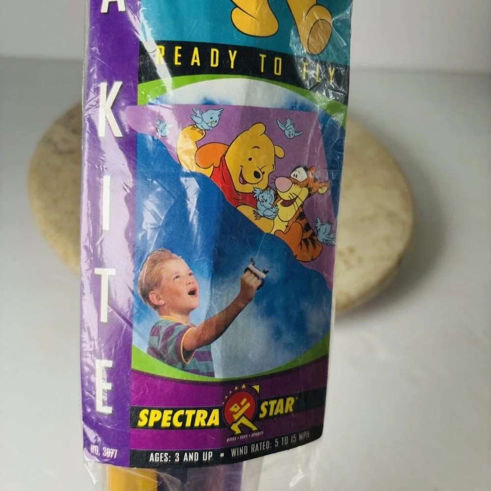 Vintage Winnie the Pooh Diamond Kite Spectra Star 42